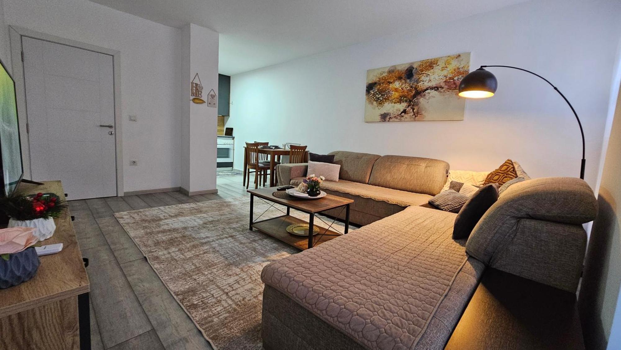 Superb 1 Bedroom In The Best Zone Of The City. Ferizaj Extérieur photo